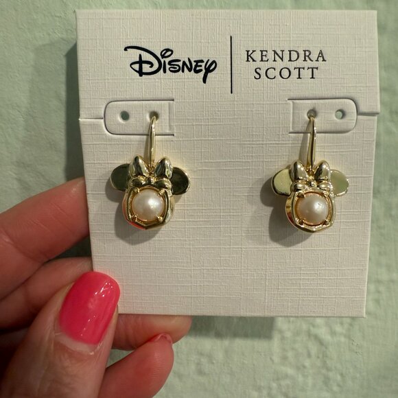 NWT Disney Kendra Scott Gold Minnie Mouse Drop Earrings (Pearl) - Picture 1 of 3